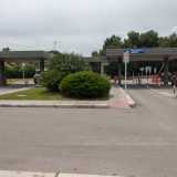 Ma � arrivato il momento di entrare nella zona residenziale, completamente recintata e protetta all�ingresso da guardiani